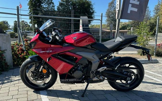 2025 Triumph Daytona 660 Carnival Red/Sapphire Black