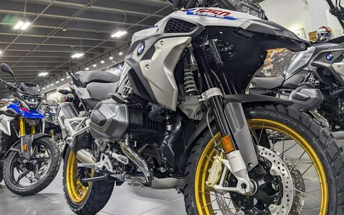 New 2025 BMW R 12 nineT