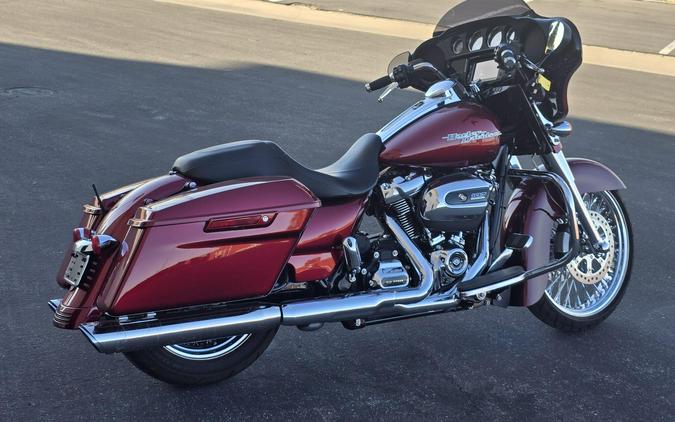 2017 Harley-Davidson® Street Glide® Special Velocity Red Sunglo