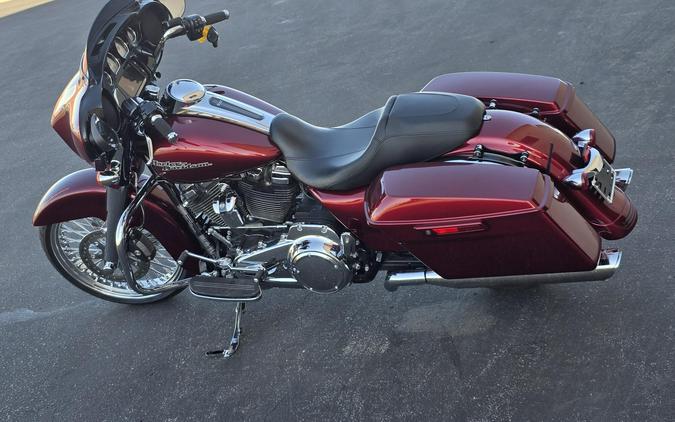 2017 Harley-Davidson® Street Glide® Special Velocity Red Sunglo