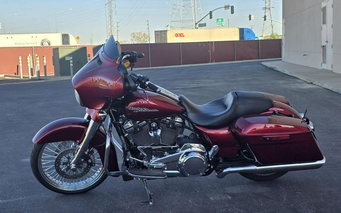 2017 Harley-Davidson® Street Glide® Special Velocity Red Sunglo