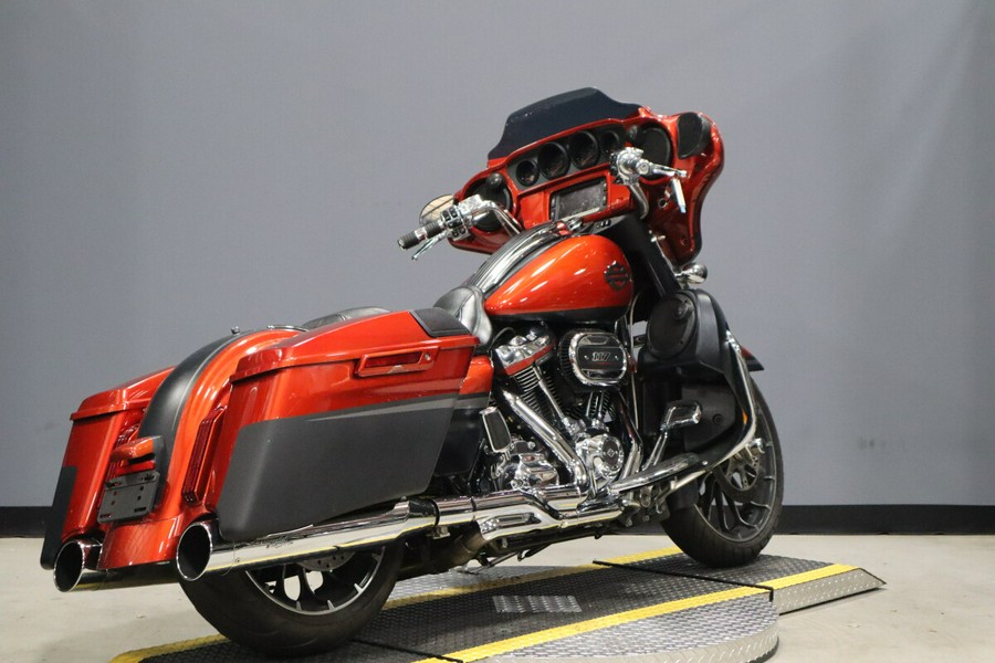 2018 Harley-Davidson CVO Street Glide