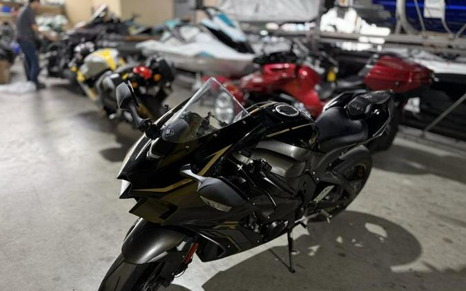 2023 Kawasaki Ninja® ZX™-10R KRT Edition