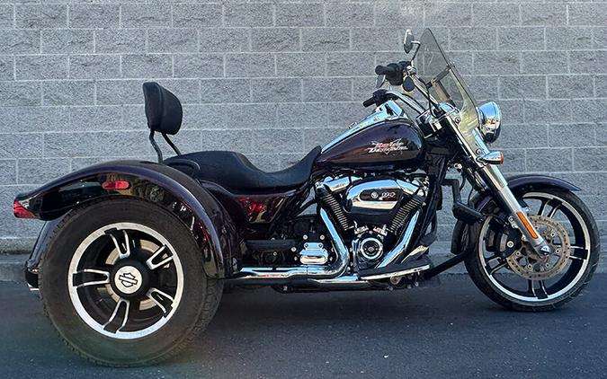 Harley-Davidson® Freewheeler® 2022 FLRT 852326N MDNT CRMSON/BLK W/PS