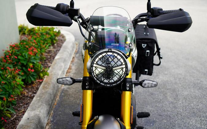 2024 Triumph Scrambler 400 X Matte Khaki Green / Fusion White