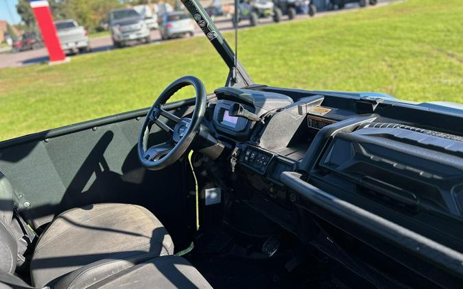 2025 Can-Am Defender XT HD10