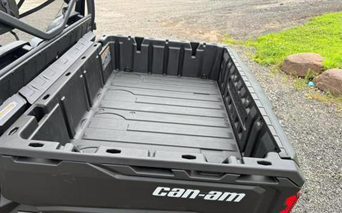 2025 Can-Am Defender DPS HD10