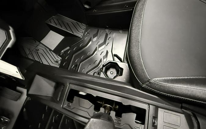 2026 Can-Am Commander X MR