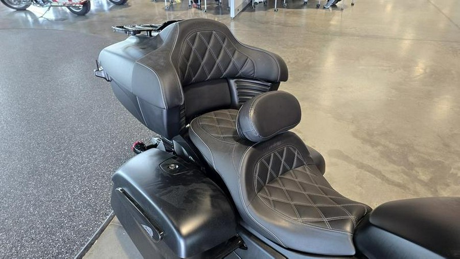 2024 Indian Motorcycle® Pursuit® Dark Horse® Black Smoke