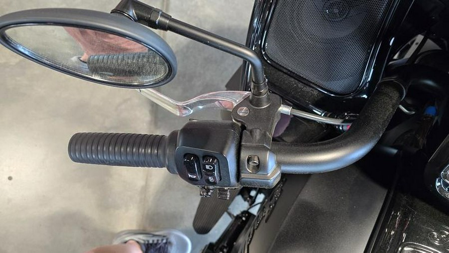 2024 Indian Motorcycle® Pursuit® Dark Horse® Black Smoke