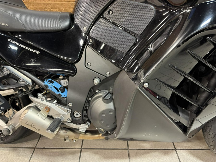 2012 Kawasaki Concours™ 14 ABS Ebony / Flat Super Black Concourse
