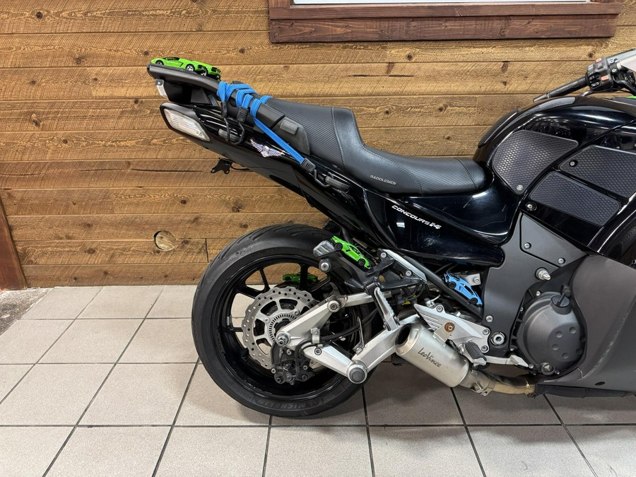2012 Kawasaki Concours™ 14 ABS Ebony / Flat Super Black Concourse