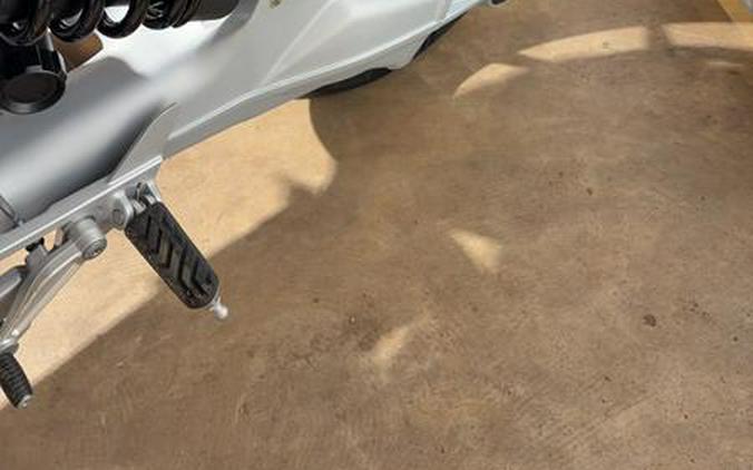 2027 Moto Guzzi MOTO GUZZI V100 MANDELLO