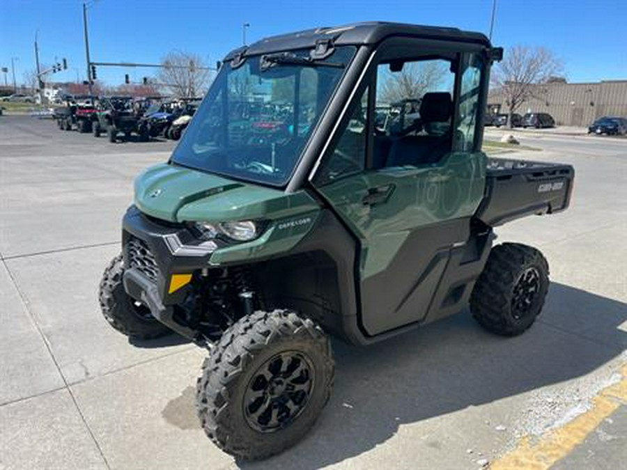 2024 Can-Am Defender DPS CAB HD9