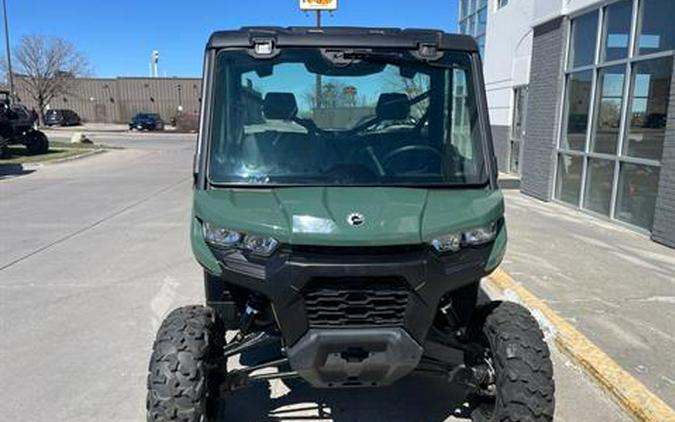 2024 Can-Am Defender DPS CAB HD9