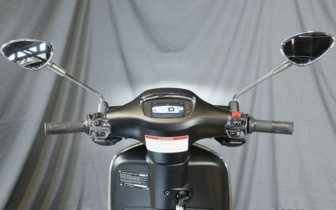 2022 Vespa Sprint 150 Racing Sixties