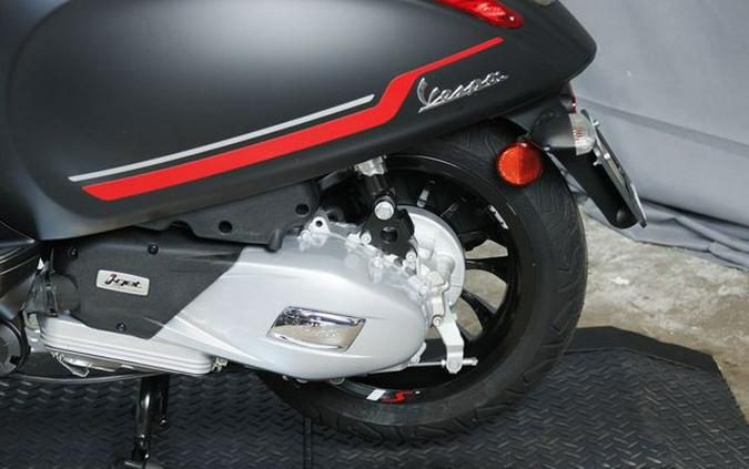 2022 Vespa Sprint 150 Racing Sixties