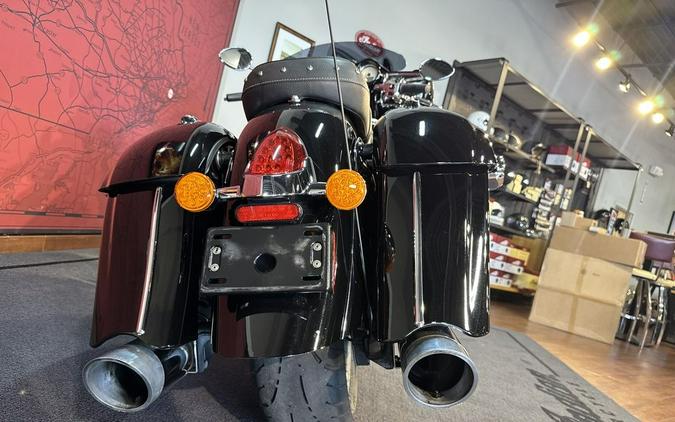 2019 Indian Motorcycle® Chieftain® Classic Thunder Black