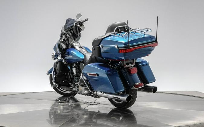 2014 HARLEY-DAVIDSON FLHTK LIMITED in Daytona Blue