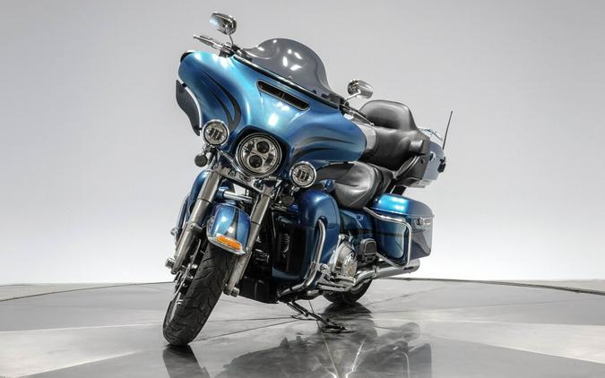 2014 HARLEY-DAVIDSON FLHTK LIMITED in Daytona Blue