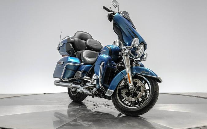 2014 HARLEY-DAVIDSON FLHTK LIMITED in Daytona Blue