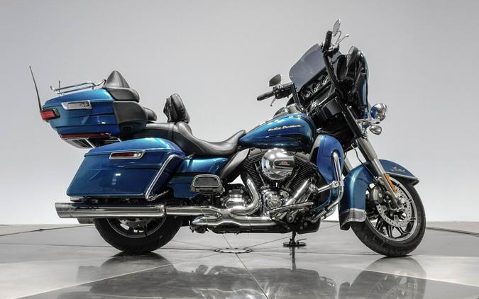 2014 HARLEY-DAVIDSON FLHTK LIMITED in Daytona Blue