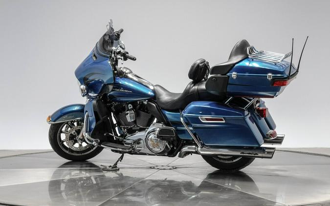 2014 HARLEY-DAVIDSON FLHTK LIMITED in Daytona Blue