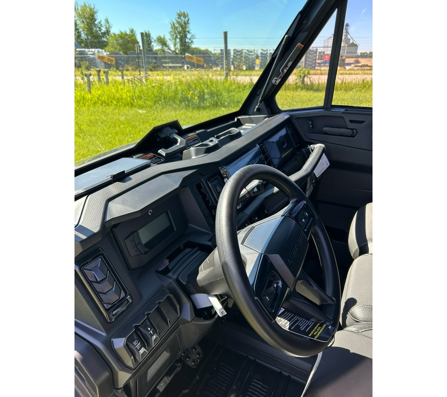 2026 Can-Am Defender Limited HD11