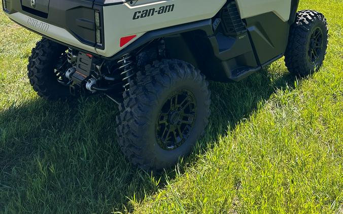 2026 Can-Am Defender Limited HD11