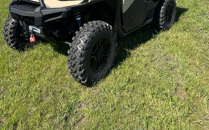 2026 Can-Am Defender Limited HD11
