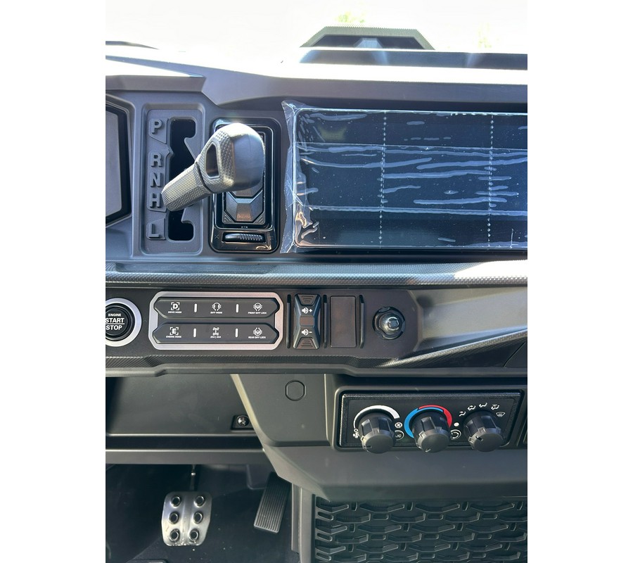 2026 Can-Am Defender Limited HD11