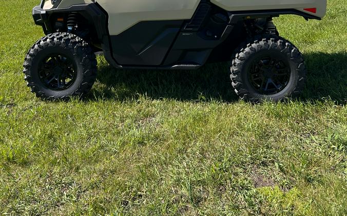 2026 Can-Am Defender Limited HD11