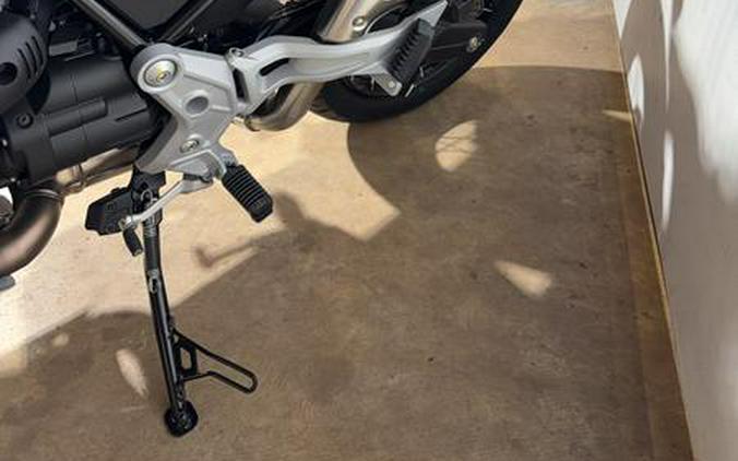 2027 Moto Guzzi MOTO GUZZI V85 TT
