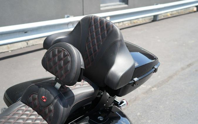 2020 Indian Motorcycle Challenger Limited Thunder Black Pearl