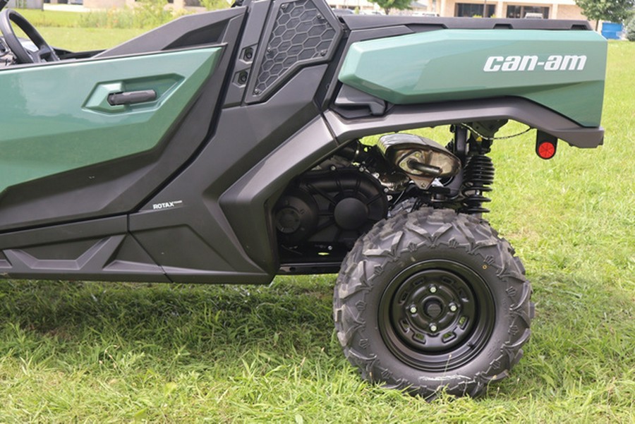 2025 Can-Am Commander DPS 700
