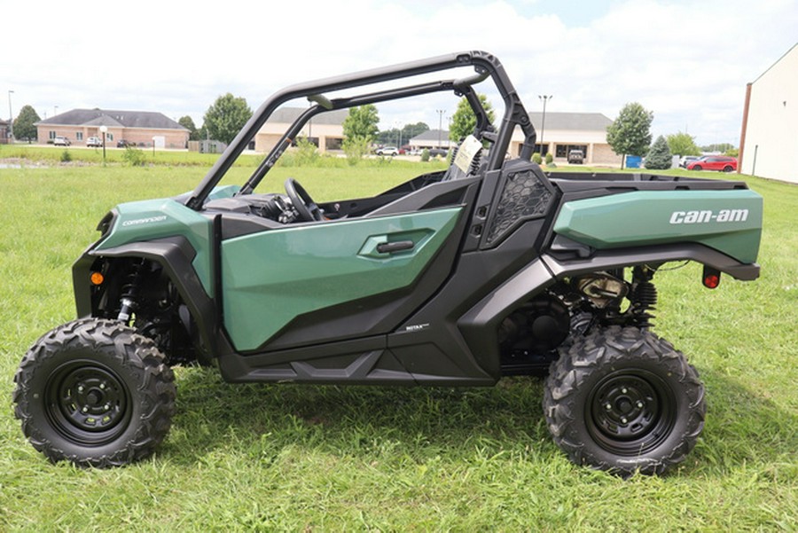 2025 Can-Am Commander DPS 700