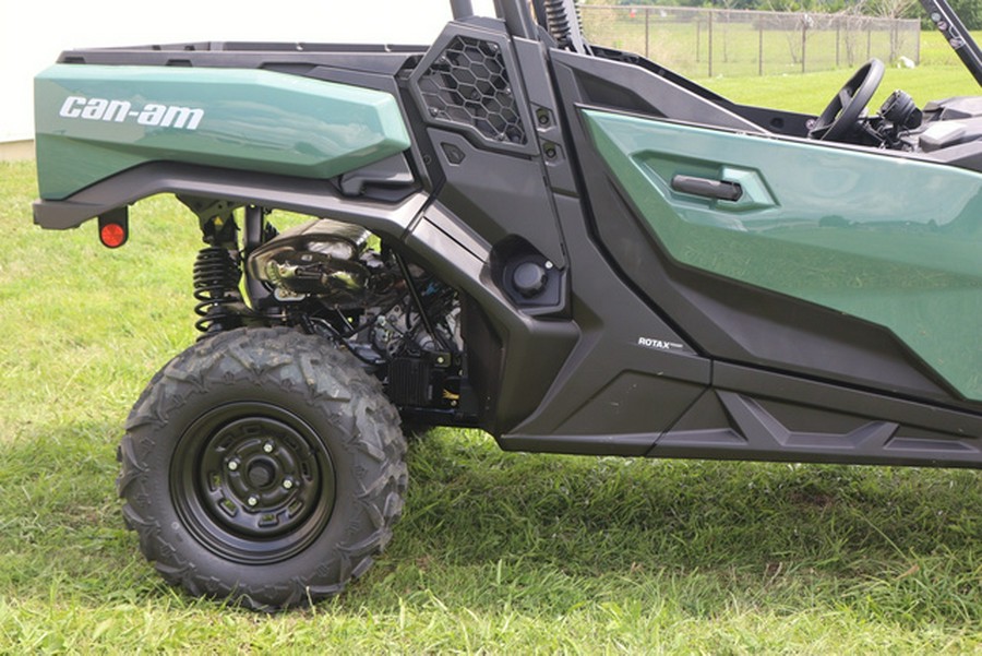 2025 Can-Am Commander DPS 700
