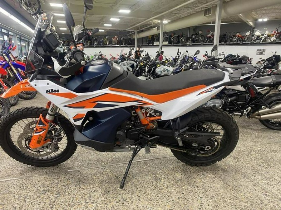 2023 KTM Adventure 890 R