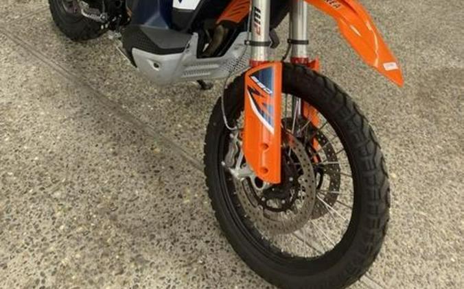 2023 KTM Adventure 890 R