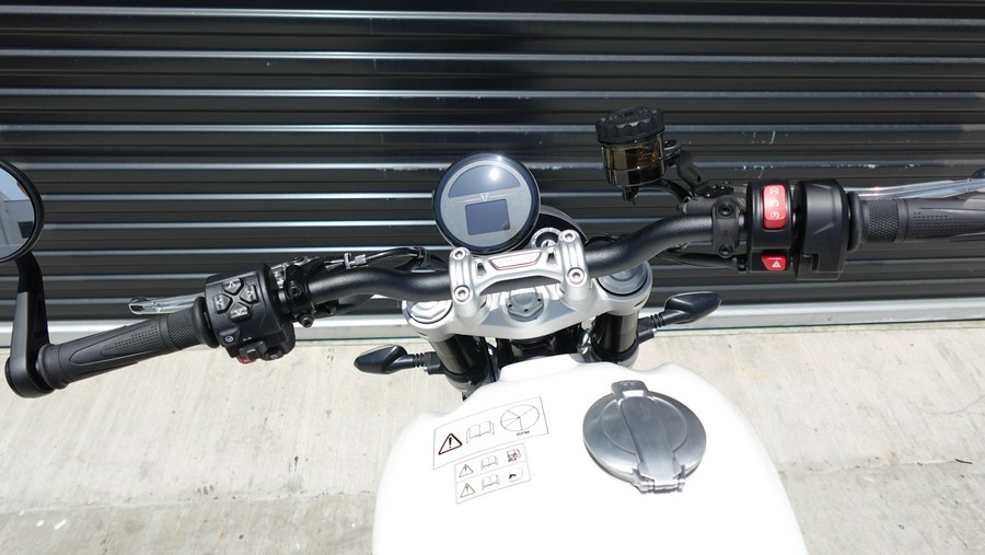 2025 Triumph Speed Twin 1200 Base