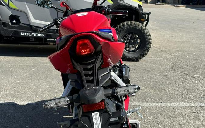 2026 Honda® CBR650R E-Clutch