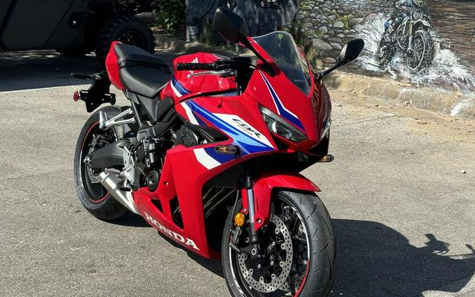 2026 Honda® CBR650R E-Clutch