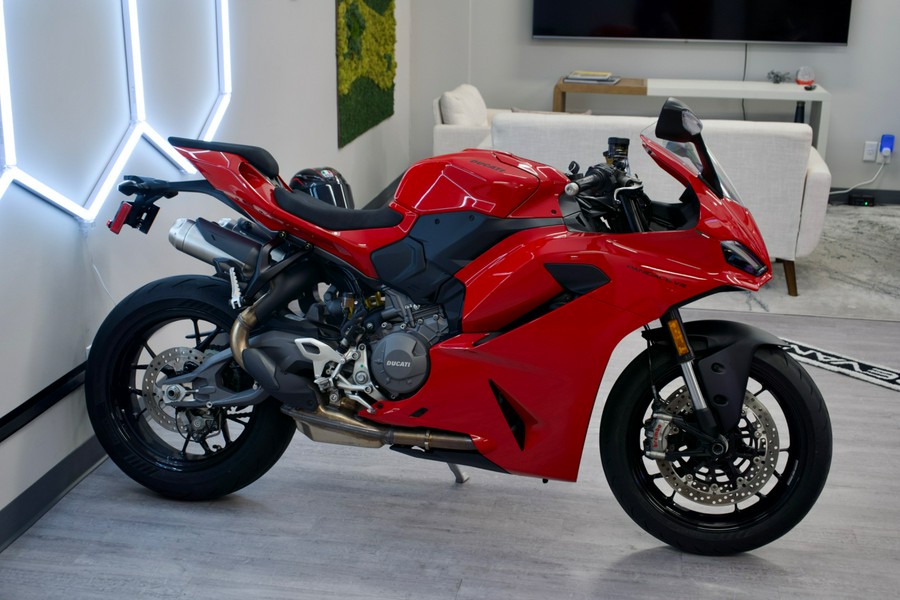 2025 Ducati V2