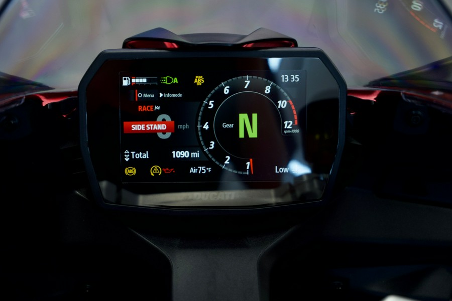2025 Ducati V2