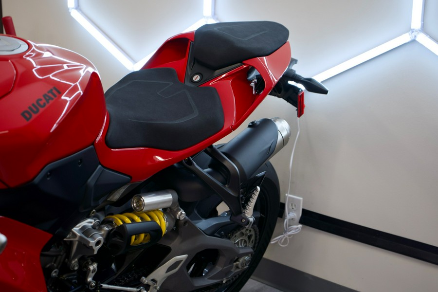 2025 Ducati V2