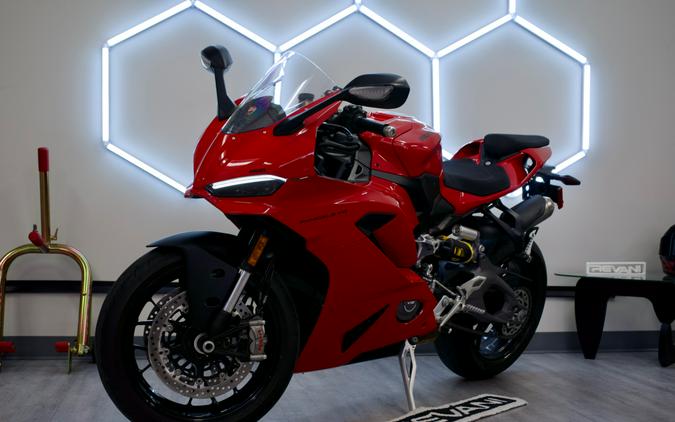2025 Ducati V2