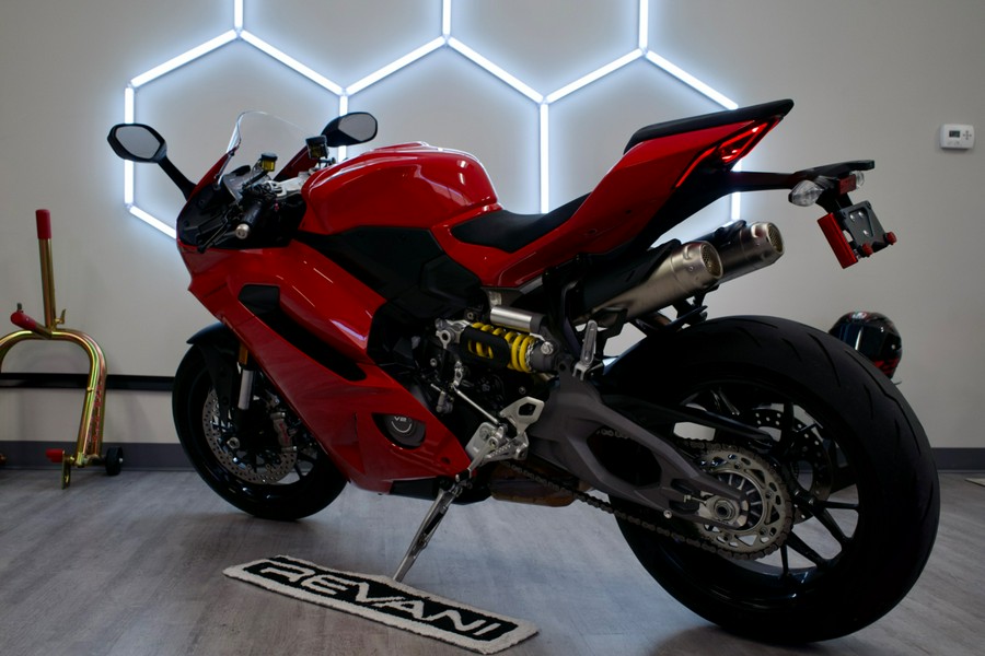 2025 Ducati V2