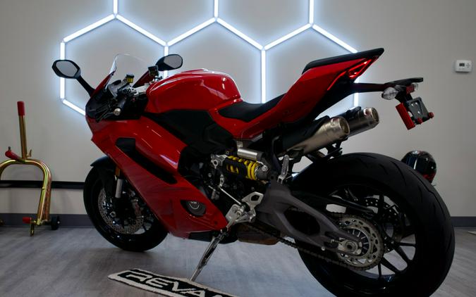 2025 Ducati V2