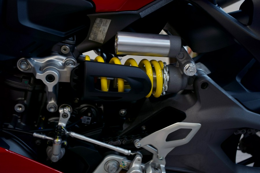 2025 Ducati V2