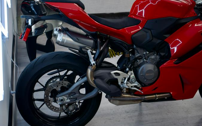 2025 Ducati V2